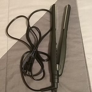 Red nano titanium flat iron